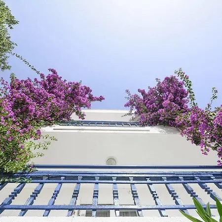 Club Blue White Otel