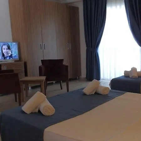 Club Blue White Hotell 3*